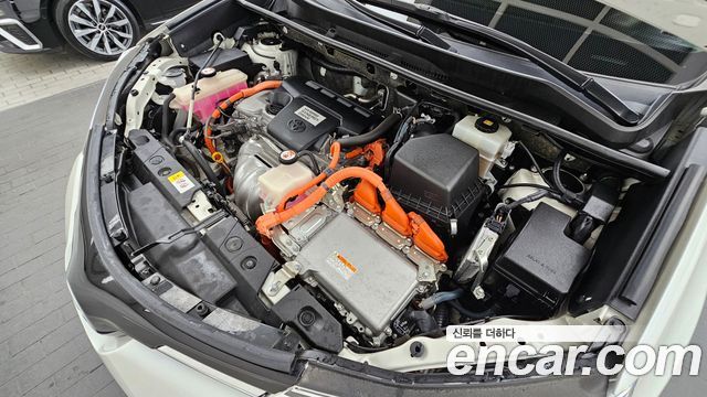 Toyota RAV4 2.5 4WD Hybrid 4th 2017 — фото 6