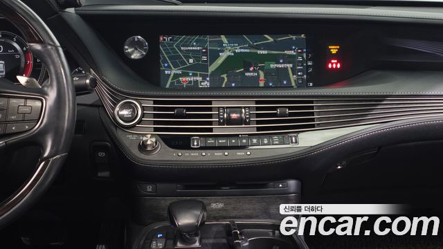 Lexus LS500 (V) 3.5 Luxury AWD 2019 — фото 19