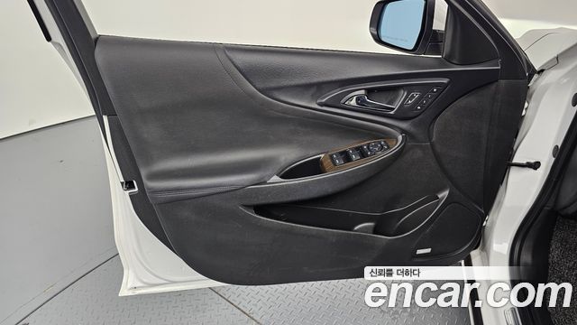 Chevrolet Malibu 1.3 Turbo Premier 2019 — фото 24