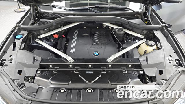 BMW X6 (G06) xDrive40i M Sport 2022 — фото 6