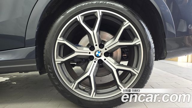 BMW X6 (G06) xDrive40i M Sport 2022 — фото 21