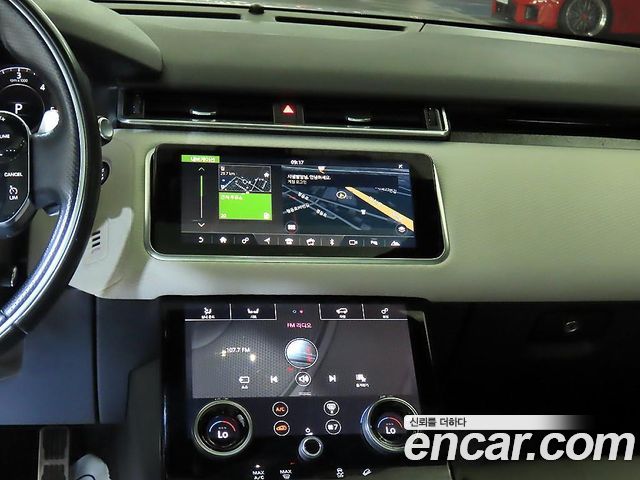 Land Rover Range Rover Velar 2.0 D240 R-Dynamic SE 2018 — фото 15