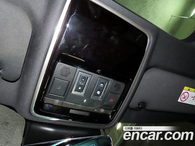 Land Rover Range Rover Velar 2.0 D240 R-Dynamic SE 2018 — фото 18