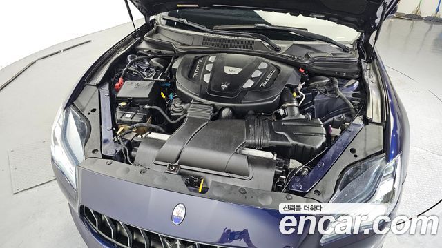 Maserati Quattroporte 3.0 Diesel Granlusso 2018 — фото 6