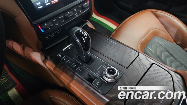 Maserati Quattroporte 3.0 Diesel Granlusso 2018 — фото 9