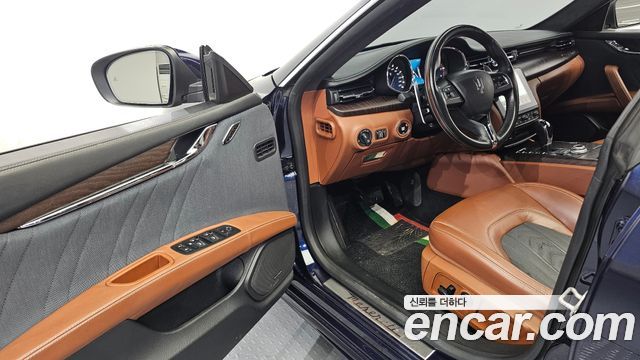 Maserati Quattroporte 3.0 Diesel Granlusso 2018 — фото 10