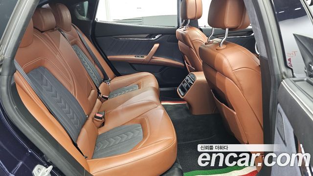 Maserati Quattroporte 3.0 Diesel Granlusso 2018 — фото 11