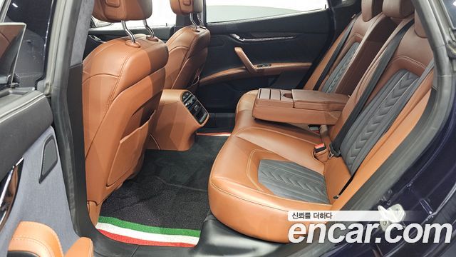 Maserati Quattroporte 3.0 Diesel Granlusso 2018 — фото 12