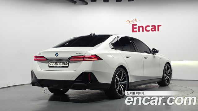 BMW 5 Series (G60) 530i xDrive M Sport 2024 — фото 2