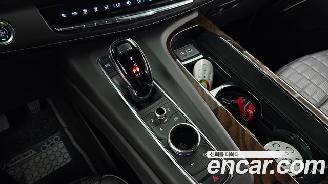 Cadillac Escalade (V) 6.2 Sports Platinum 2023 — фото 9