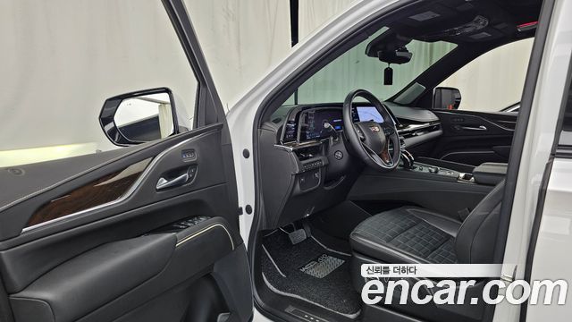 Cadillac Escalade (V) 6.2 Sports Platinum 2023 — фото 10