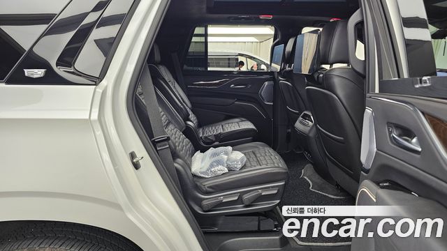 Cadillac Escalade (V) 6.2 Sports Platinum 2023 — фото 11