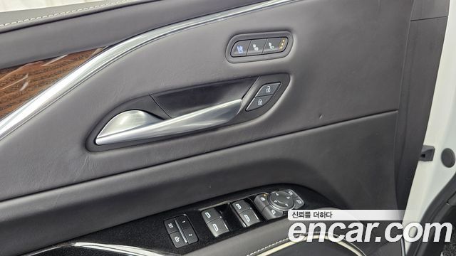 Cadillac Escalade (V) 6.2 Sports Platinum 2023 — фото 29