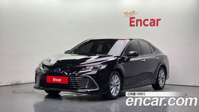Toyota Camry (XV70) 2.5 LE Hybrid 2022 — фото 1