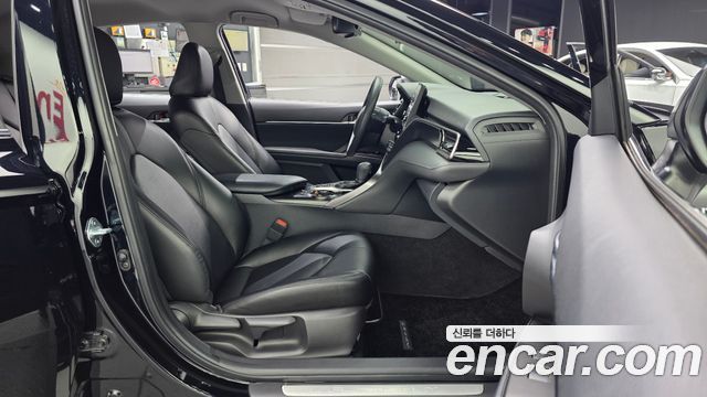 Toyota Camry (XV70) 2.5 LE Hybrid 2022 — фото 11