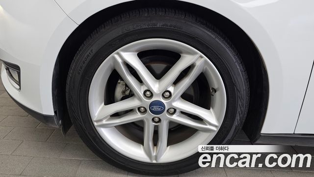 Ford Focus 1.5 Diesel Titanium 3rd 2016 — фото 5
