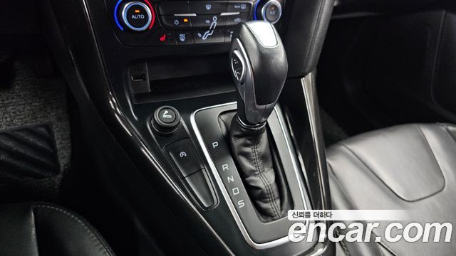 Ford Focus 1.5 Diesel Titanium 3rd 2016 — фото 9