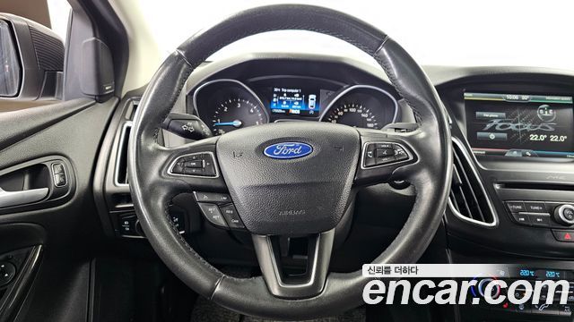 Ford Focus 1.5 Diesel Titanium 3rd 2016 — фото 13