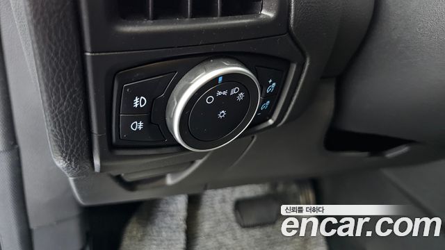 Ford Focus 1.5 Diesel Titanium 3rd 2016 — фото 14