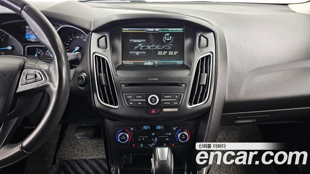 Ford Focus 1.5 Diesel Titanium 3rd 2016 — фото 15
