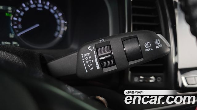 KG Mobility (SsangYong) Rexton Sports Khan Diesel 2.2 4WD Dynamic Edition (5-Link) 2021 — фото 20