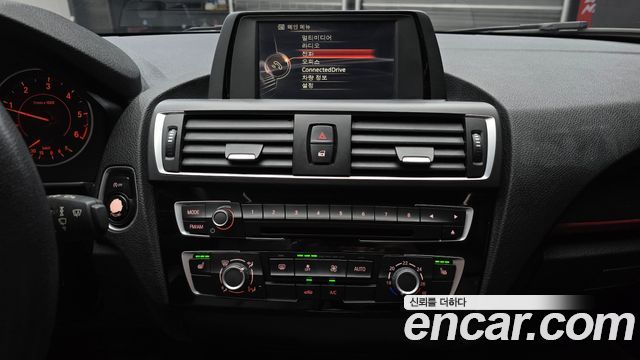 BMW 1 Series (F20) 118d Sport 5Door 2017 — фото 14