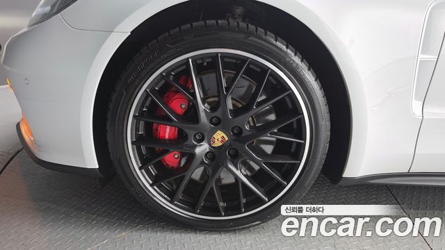Porsche Panamera (971) 4.0 Turbo 2018 — фото 5