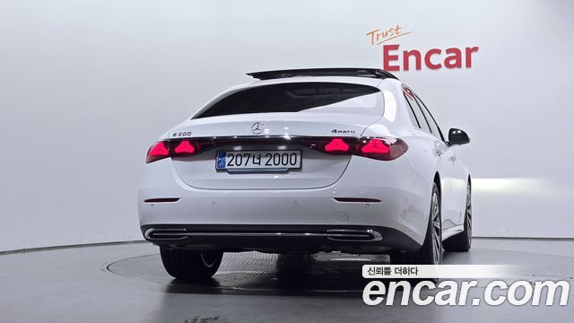 Mercedes-Benz E-Class (W214) E300 4MATIC Exclusive 2024 — фото 4