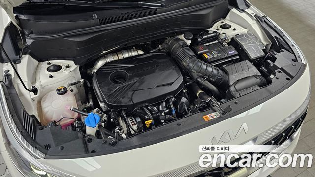 Kia Seltos Gasoline 1.6 Turbo 4WD Gravity 2023 — фото 6