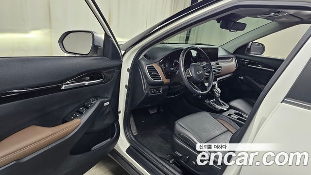 Kia Seltos Gasoline 1.6 Turbo 4WD Gravity 2023 — фото 10