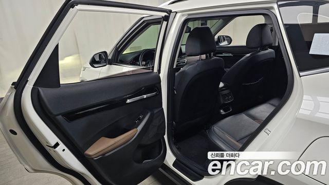 Kia Seltos Gasoline 1.6 Turbo 4WD Gravity 2023 — фото 18