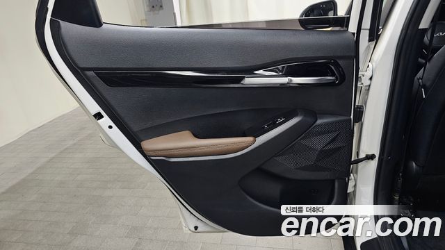 Kia Seltos Gasoline 1.6 Turbo 4WD Gravity 2023 — фото 25
