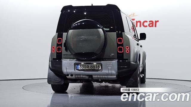 Land Rover Defender (L663) 110 D250 SE 2023 — фото 4