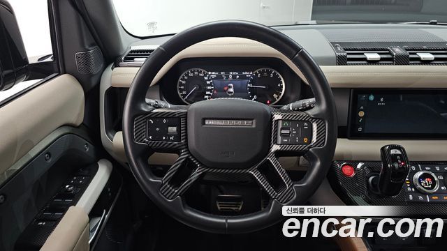 Land Rover Defender (L663) 110 D250 SE 2023 — фото 13