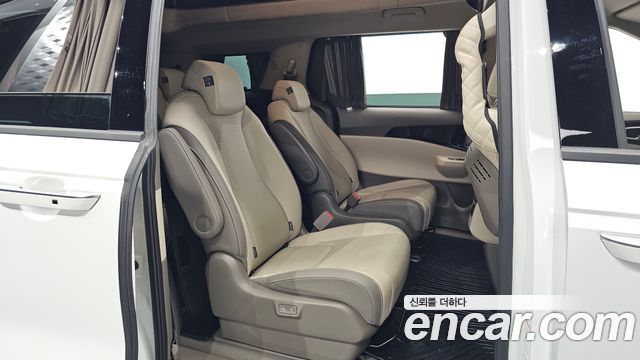 Kia Carnival (IV) HEV 9-Seater Hi-Limousine Signature 2025 — фото 11