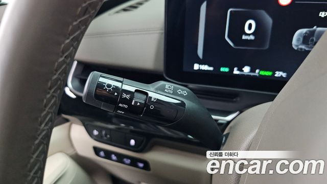 Kia Carnival (IV) HEV 9-Seater Hi-Limousine Signature 2025 — фото 15