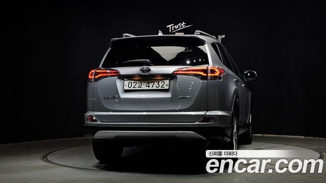 Toyota RAV4 2.5 2WD 4th 2018 — фото 4