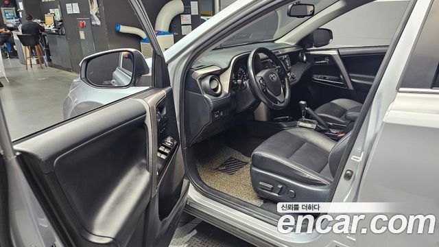 Toyota RAV4 2.5 2WD 4th 2018 — фото 10