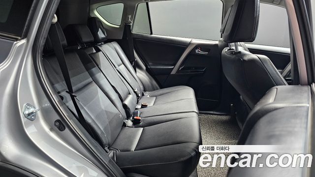Toyota RAV4 2.5 2WD 4th 2018 — фото 11