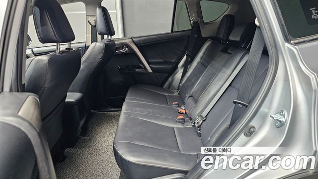 Toyota RAV4 2.5 2WD 4th 2018 — фото 12