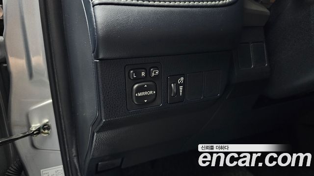 Toyota RAV4 2.5 2WD 4th 2018 — фото 14