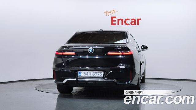 BMW 7 Series (G70) 740d xDrive M Sport 2023 — фото 4