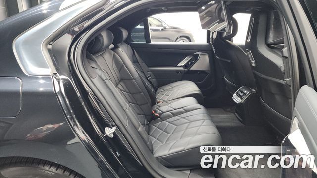 BMW 7 Series (G70) 740d xDrive M Sport 2023 — фото 11