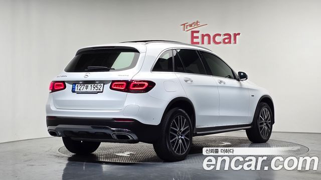 Mercedes-Benz GLC-Class (X253) GLC300e 4MATIC 2021 — фото 2