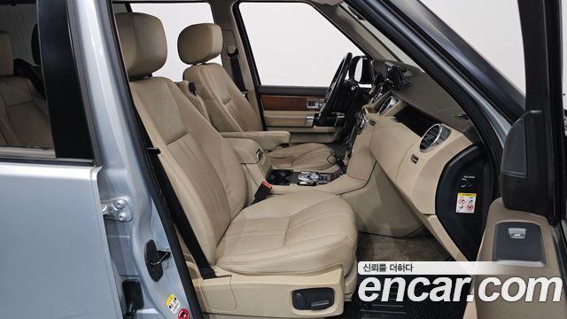 Land Rover Discovery 4 3.0 SDV6 HSE 2016 — фото 12