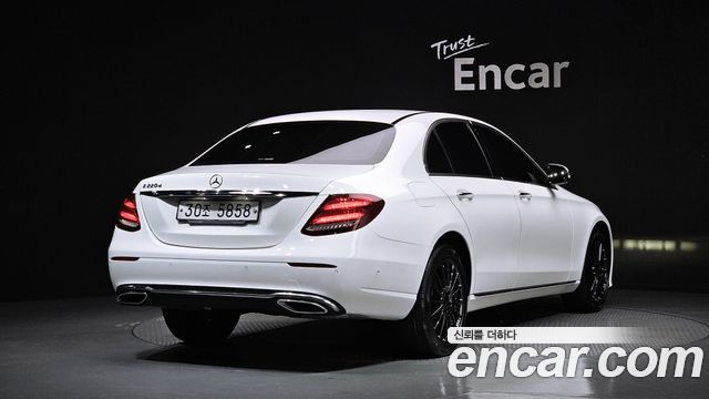 Mercedes-Benz E-Class (W213) E220d Avantgarde 2019 — фото 2