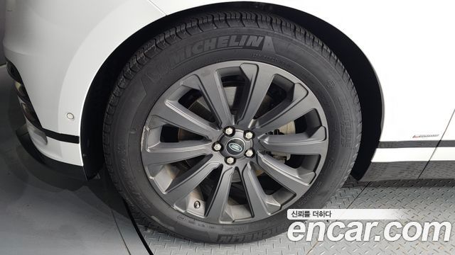 Land Rover Range Rover Velar 3.0 D300 R-Dynamic SE 2018 — фото 5