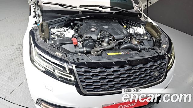 Land Rover Range Rover Velar 3.0 D300 R-Dynamic SE 2018 — фото 6