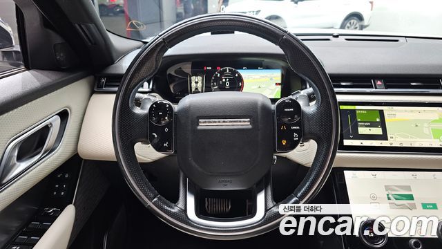 Land Rover Range Rover Velar 3.0 D300 R-Dynamic SE 2018 — фото 12