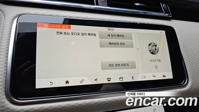 Land Rover Range Rover Velar 3.0 D300 R-Dynamic SE 2018 — фото 20